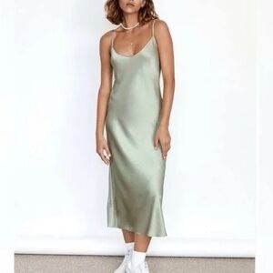Wilfred Sage Green Midi Dress
